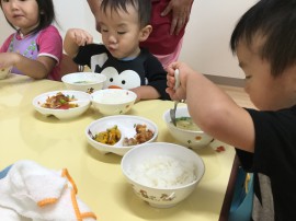 上手に食べれるよ(^◇^)